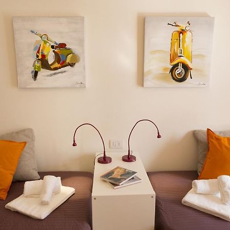 Fiera Monterosa 11 Apartment Μιλάνο Δωμάτιο φωτογραφία