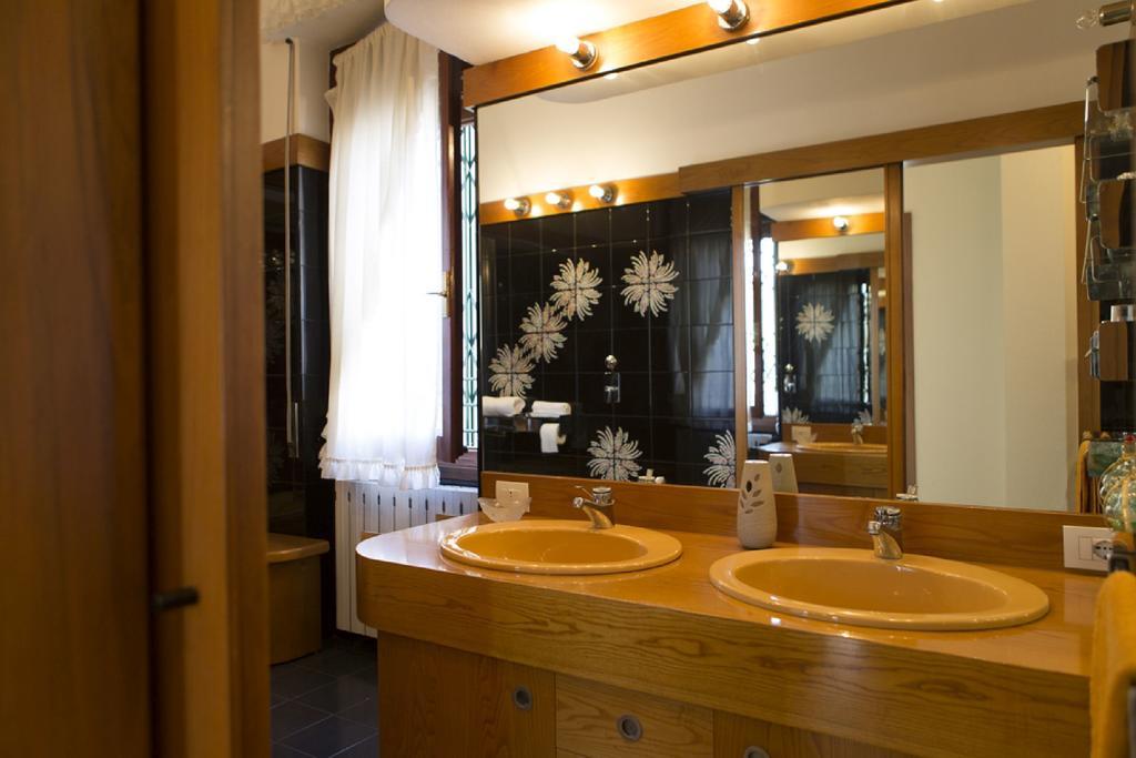 Fiera Monterosa 11 Apartment Μιλάνο Δωμάτιο φωτογραφία