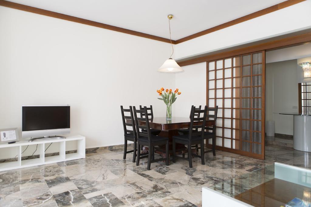 Fiera Monterosa 11 Apartment Μιλάνο Δωμάτιο φωτογραφία