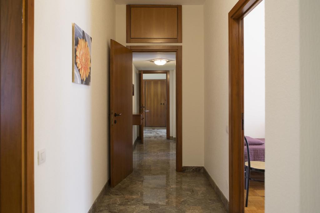 Fiera Monterosa 11 Apartment Μιλάνο Δωμάτιο φωτογραφία