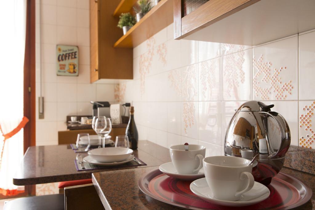 Fiera Monterosa 11 Apartment Μιλάνο Δωμάτιο φωτογραφία