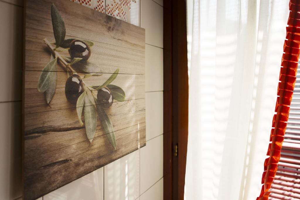 Fiera Monterosa 11 Apartment Μιλάνο Δωμάτιο φωτογραφία