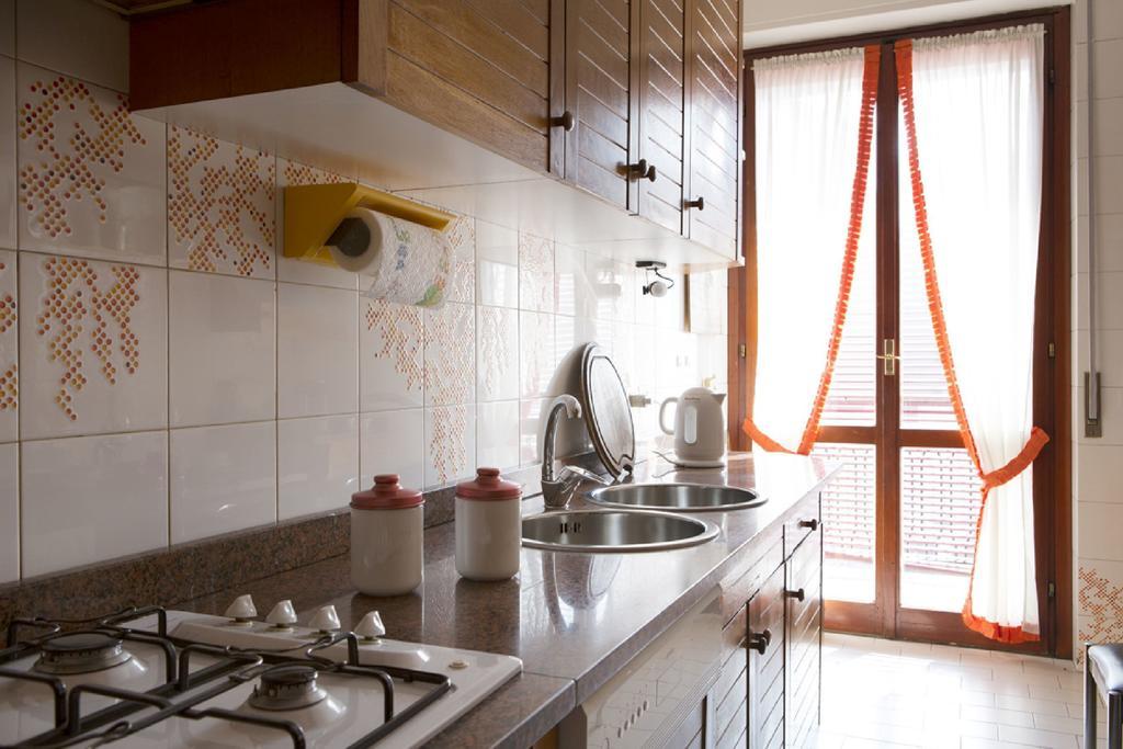 Fiera Monterosa 11 Apartment Μιλάνο Δωμάτιο φωτογραφία